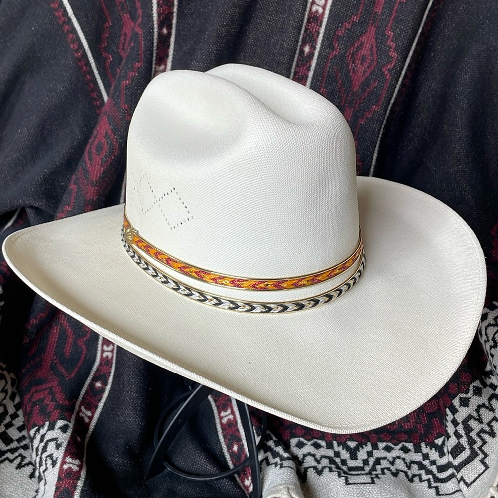 Summit Hats White Western Hat Gold Woven Accent Bands Beautiful Size 7 1/2